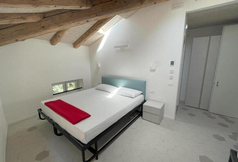 اتاق استاندارد سه نفره, Casali Hostel