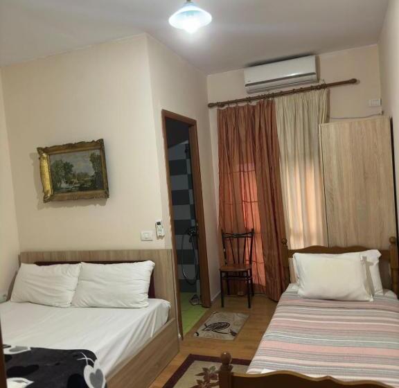 חדר סטנדרט לשלושה עם מרפסת, Medusa