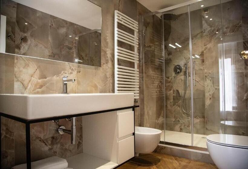 سوئیت جونیور با تراس, Palazzo Dei Mori