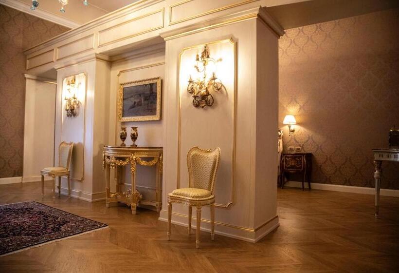 سوئیت جونیور با تراس, Palazzo Dei Mori