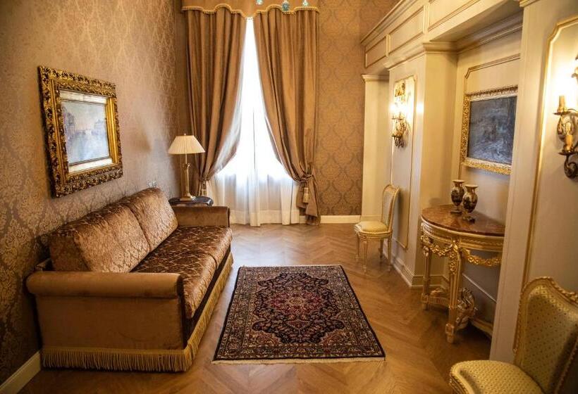 سوئیت جونیور با تراس, Palazzo Dei Mori