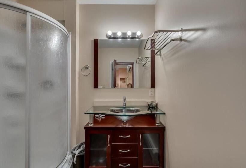 חדר דלוקס, The Roxy Cape Vincent