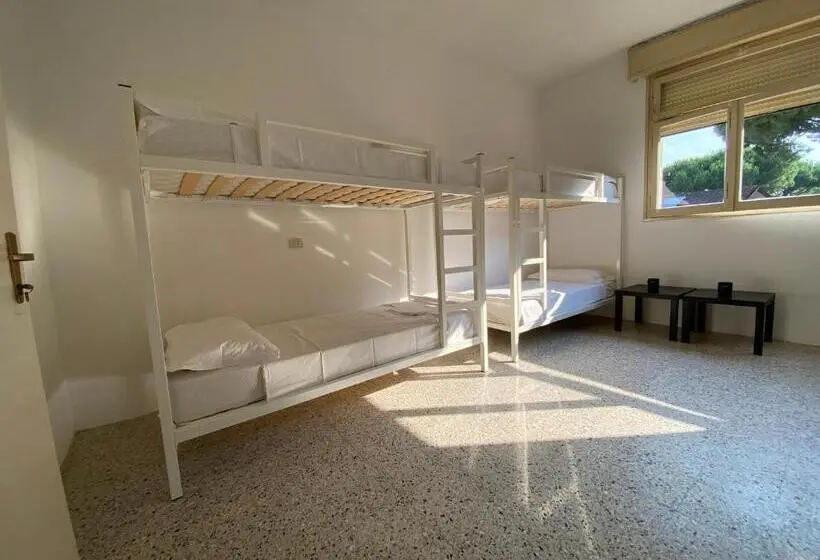エコノミー４人部屋, Meet Hostel Cervia