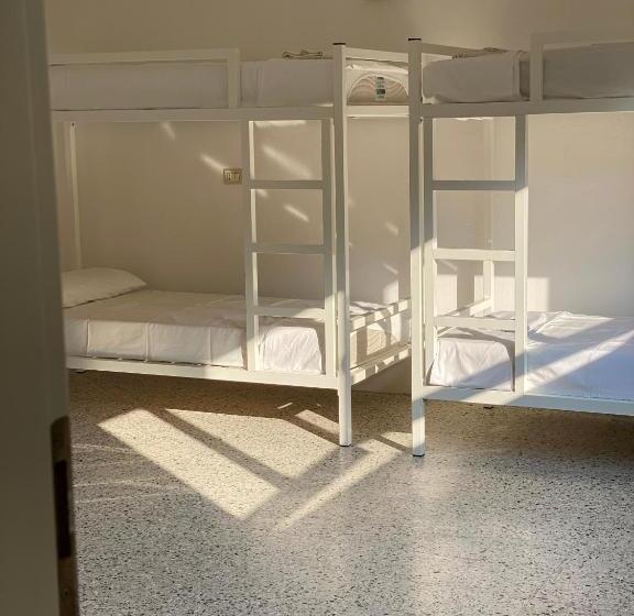 Четырехместный Номер Economy, Meet Hostel Cervia