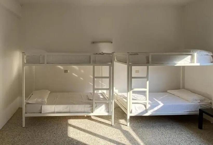 エコノミー４人部屋, Meet Hostel Cervia