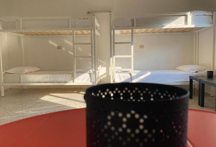 Четырехместный Номер Economy, Meet Hostel Cervia