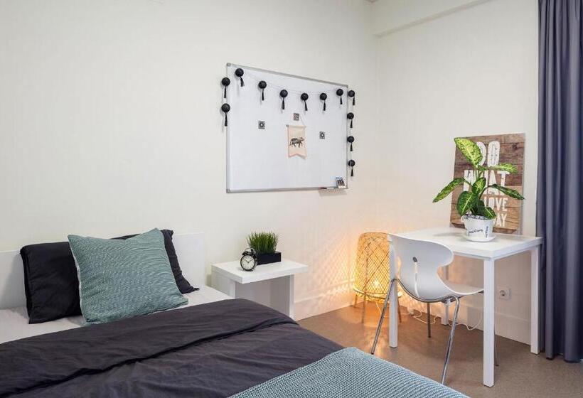 Студия Стандарт, Milestone Carcavelos Nova