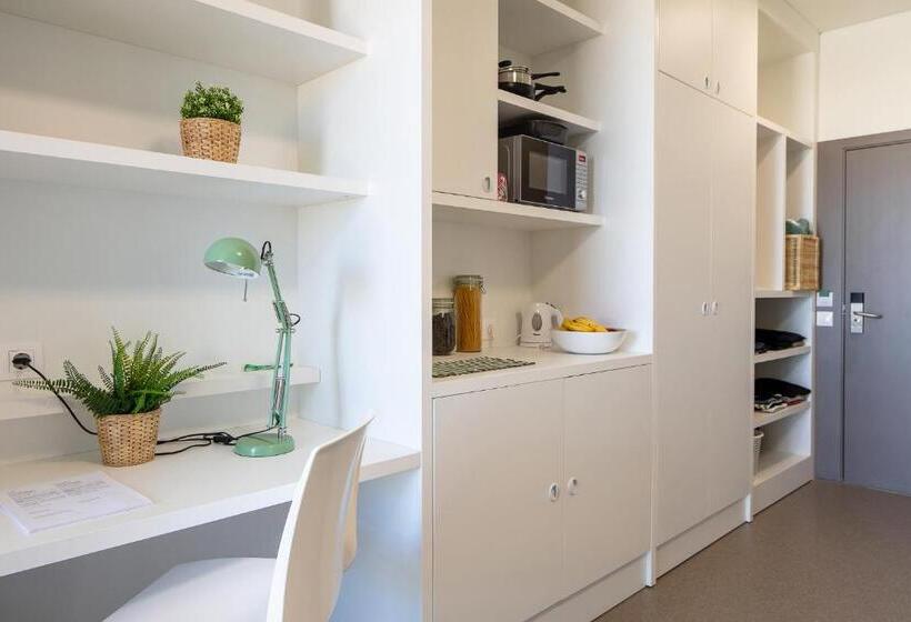 스탠다드 스튜디오, Milestone Carcavelos Nova