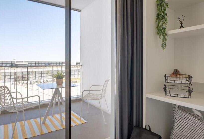 Студио Стандарт с Террасой, Milestone Carcavelos Nova
