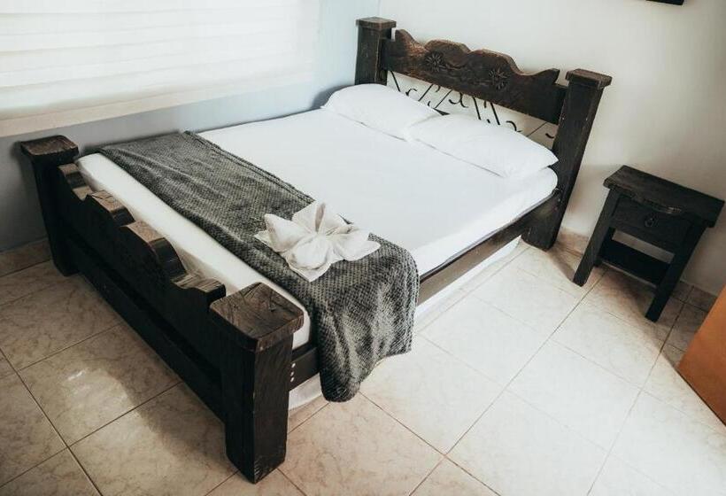 Номер Стандарт Трехместный, Casa Hotel Hostal Del Cafe
