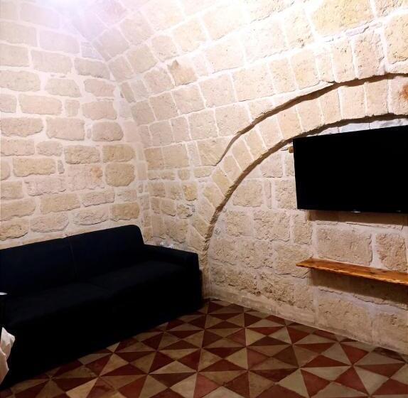 غرفة قياسية, Room Pietra Bianca