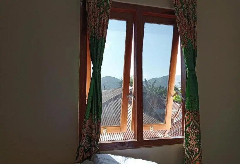اتاق استاندارد با چشم‌انداز کوهستان, Yusilver Guest House