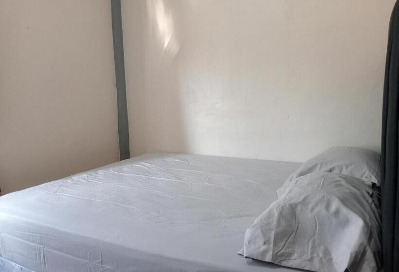 Номер Стандарт с Балконом, Yusilver Guest House
