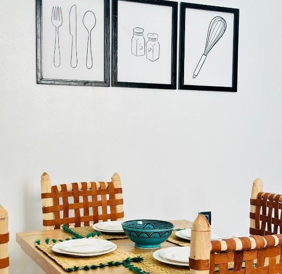 带城市景观带一个卧室的公寓, Salty Holiday Apartments