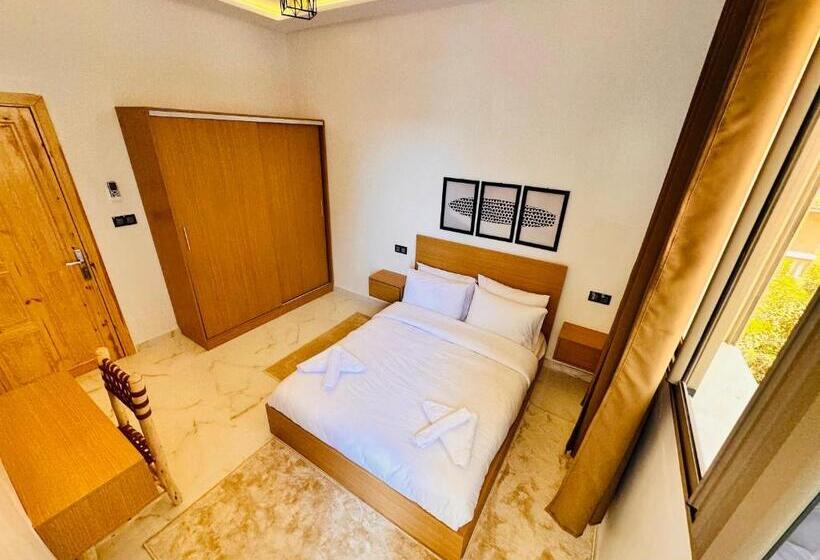 带城市景观带一个卧室的公寓, Salty Holiday Apartments