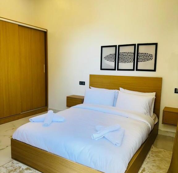 Апартаменты 1 Спальня Вид на Город, Salty Holiday Apartments