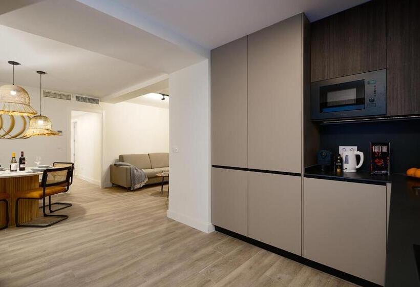 آپارتمان دلوکس 3 خوابه, Casa Pizarro, By Homing U