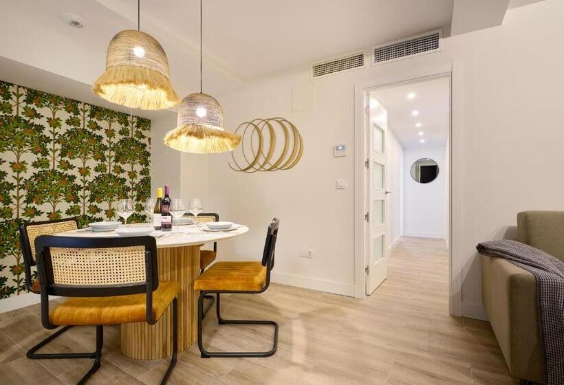 آپارتمان دلوکس 3 خوابه, Casa Pizarro, By Homing U