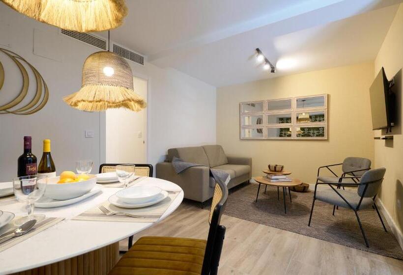 آپارتمان دلوکس 3 خوابه, Casa Pizarro, By Homing U