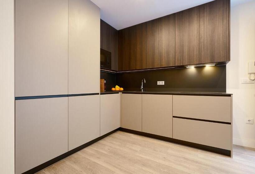 آپارتمان دلوکس 3 خوابه, Casa Pizarro, By Homing U