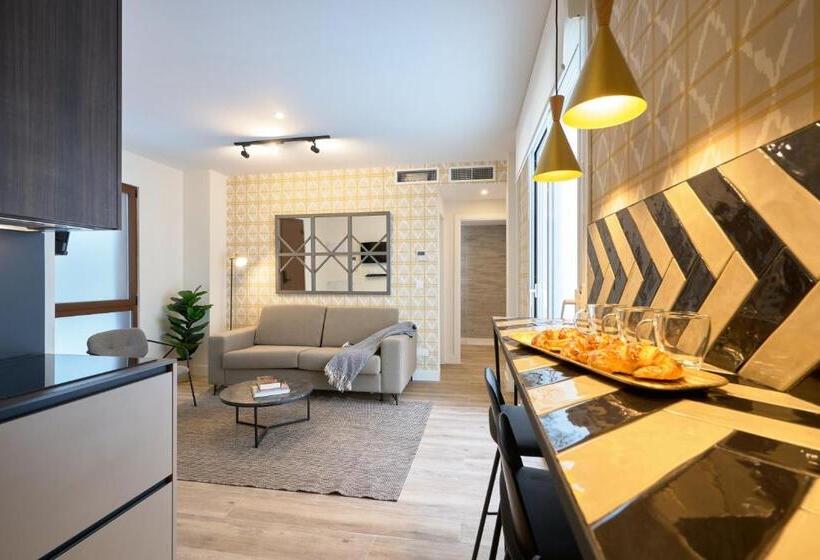 آپارتمان 2 خوابه, Casa Pizarro, By Homing U