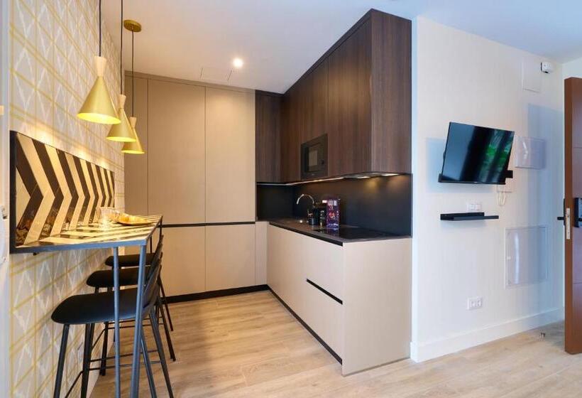 آپارتمان 2 خوابه, Casa Pizarro, By Homing U