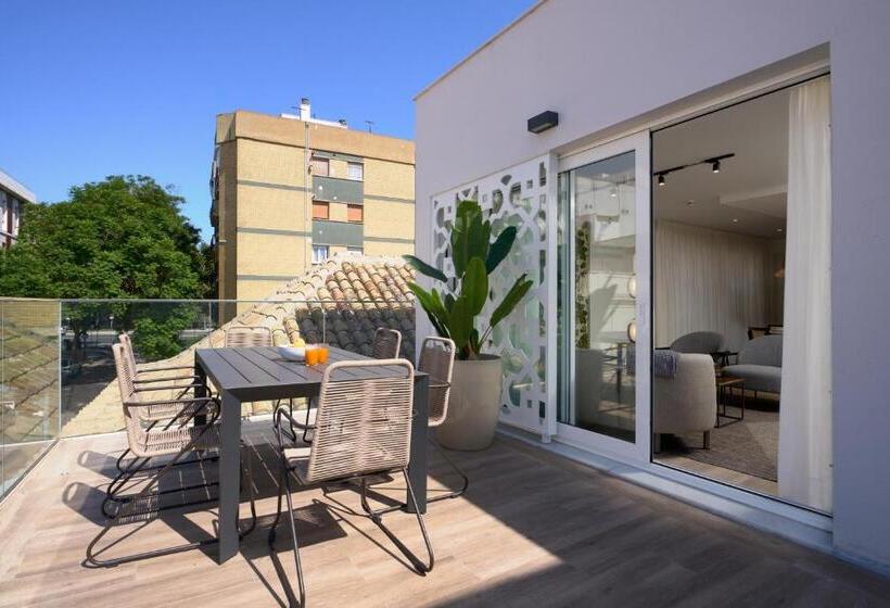 1 Bedroom Penthouse Apartment, Casa Pizarro, By Homing U