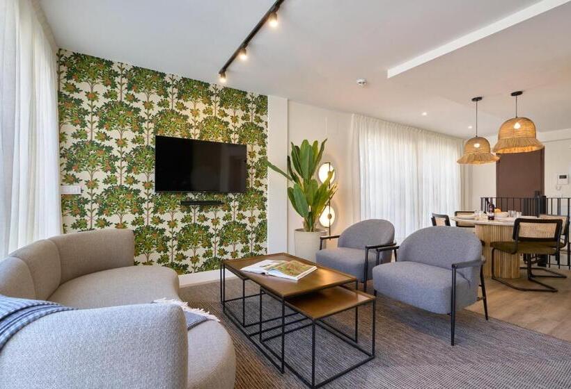 1 Bedroom Penthouse Apartment, Casa Pizarro, By Homing U