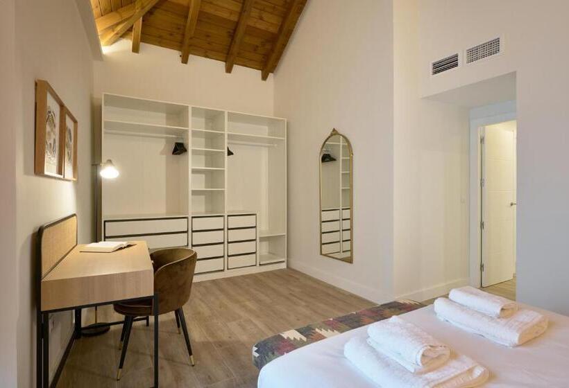 2 Bedroom Premium Apartment, Casa Pizarro, By Homing U
