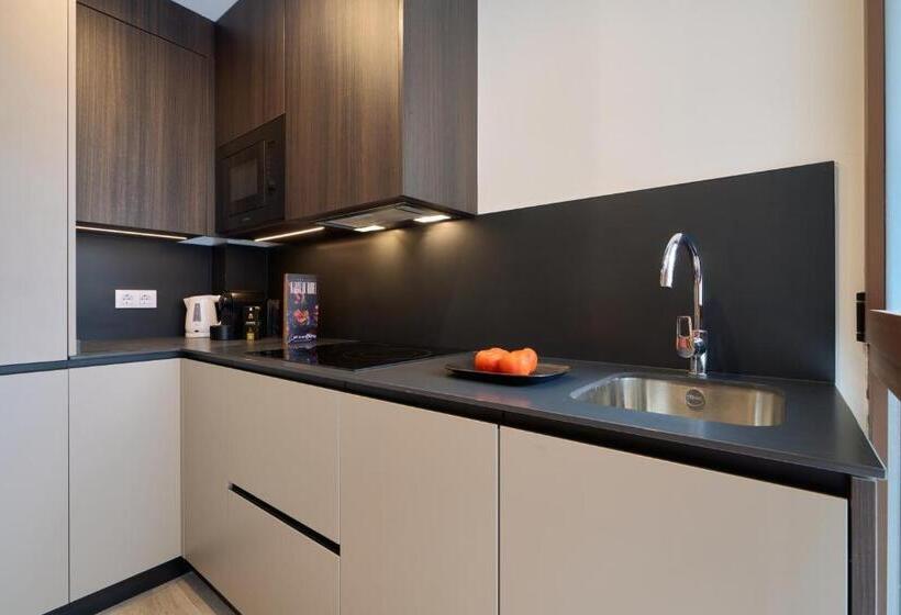2 Bedroom Premium Apartment, Casa Pizarro, By Homing U