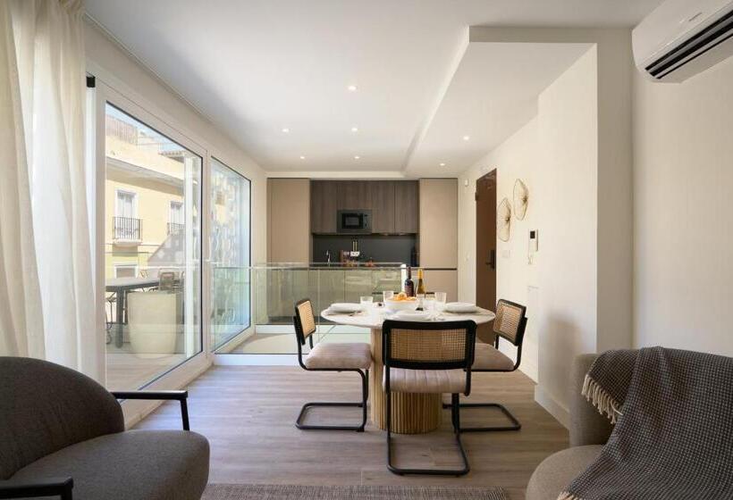 آپارتمان 2 خوابه با تراس, Casa Pizarro, By Homing U