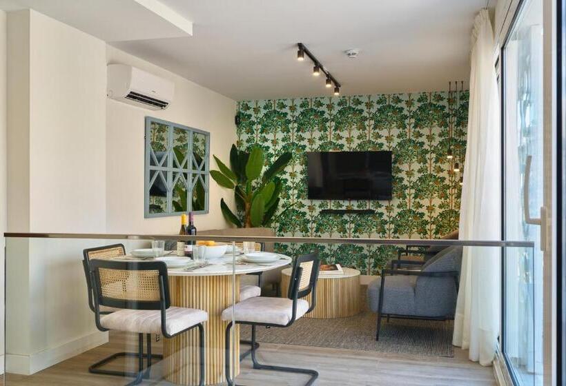 آپارتمان 2 خوابه با تراس, Casa Pizarro, By Homing U