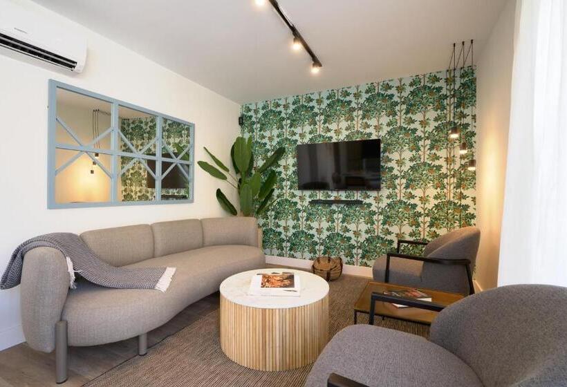 آپارتمان 2 خوابه با تراس, Casa Pizarro, By Homing U