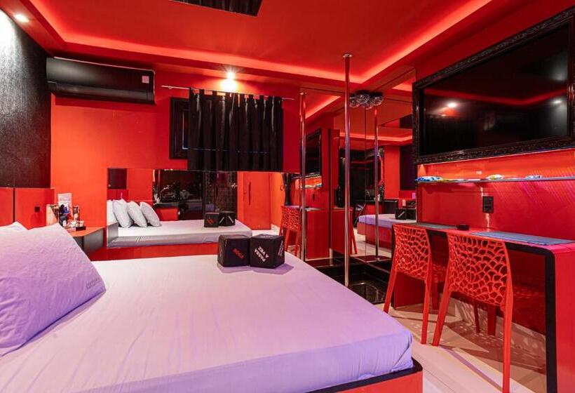 سوییت لوکس, Euphoria Motel