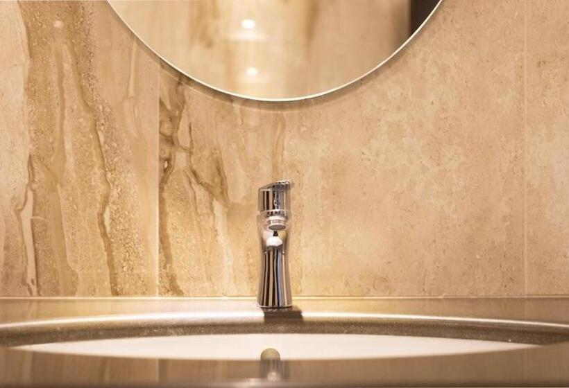 Номер Стандарт, Donna Crescenza