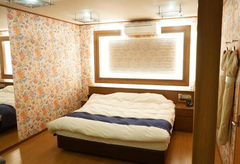 Standard-huone King-vuode, Luana18歳未満入場禁止