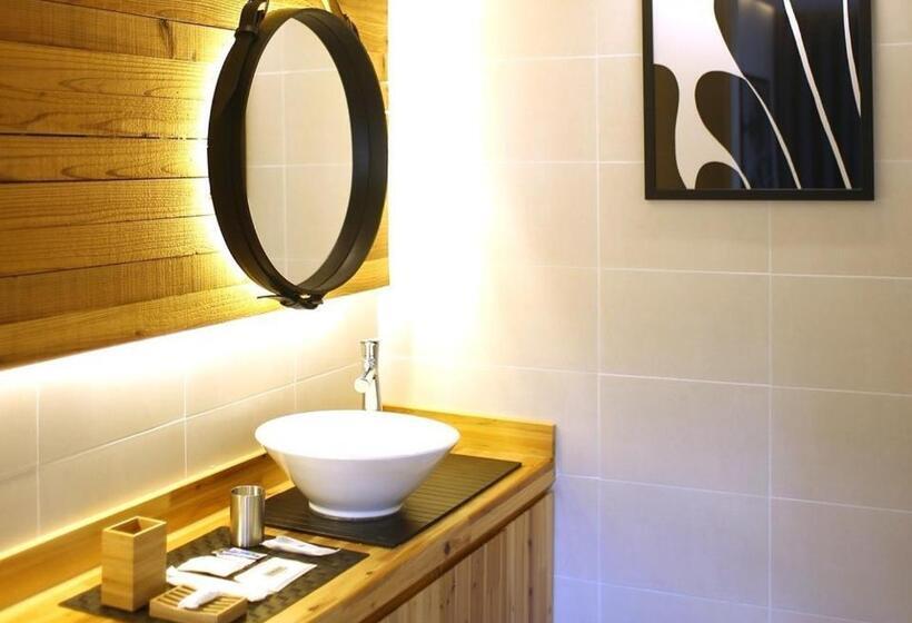 חדר סטנדרט לארבעה, Ilo Pension