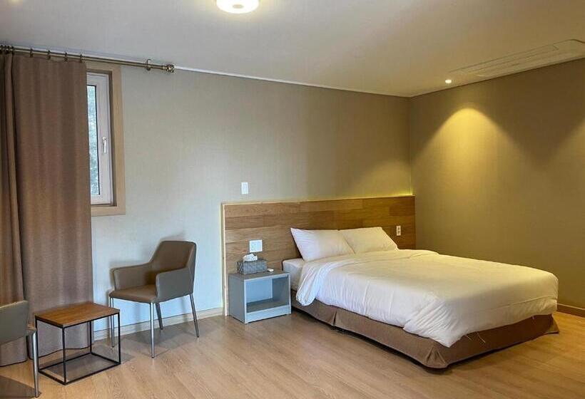 Номер Стандарт, Jeju Sanlok2 Pension