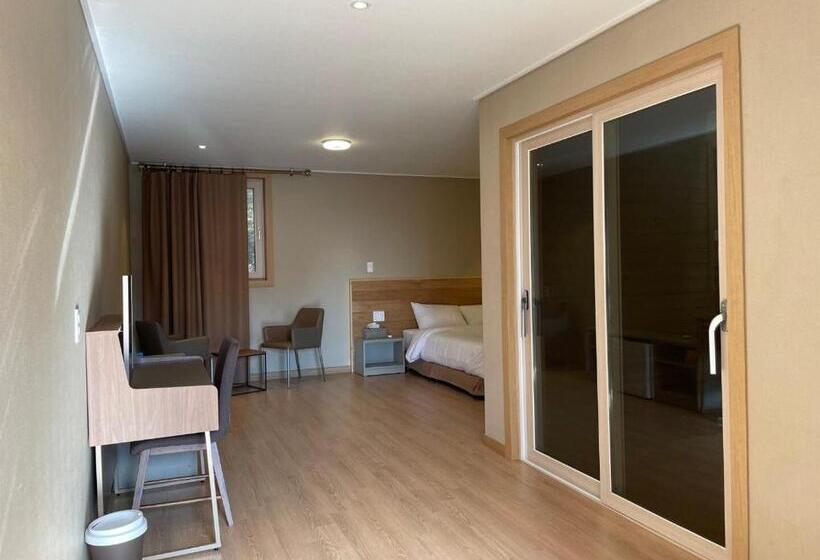 Номер Стандарт, Jeju Sanlok2 Pension