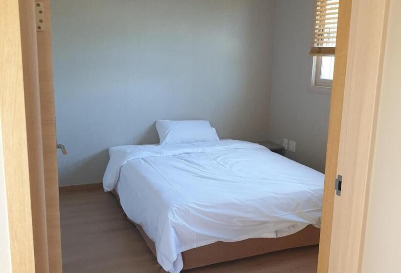 Четырехместный Номер Стандарт, Jeju Sanlok2 Pension