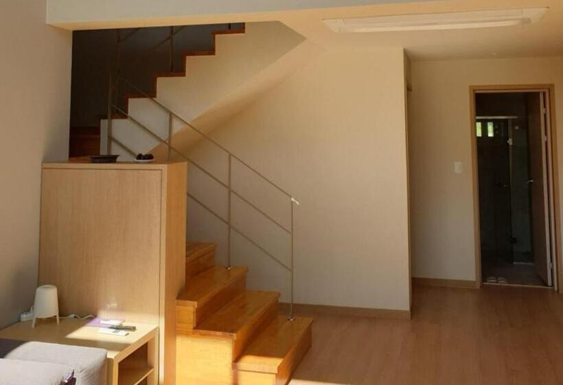 Четырехместный Номер Стандарт, Jeju Sanlok2 Pension