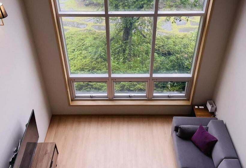 Четырехместный Номер Стандарт, Jeju Sanlok2 Pension