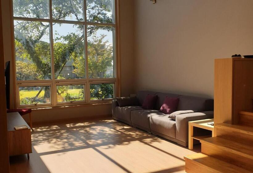 Четырехместный Номер Стандарт, Jeju Sanlok2 Pension