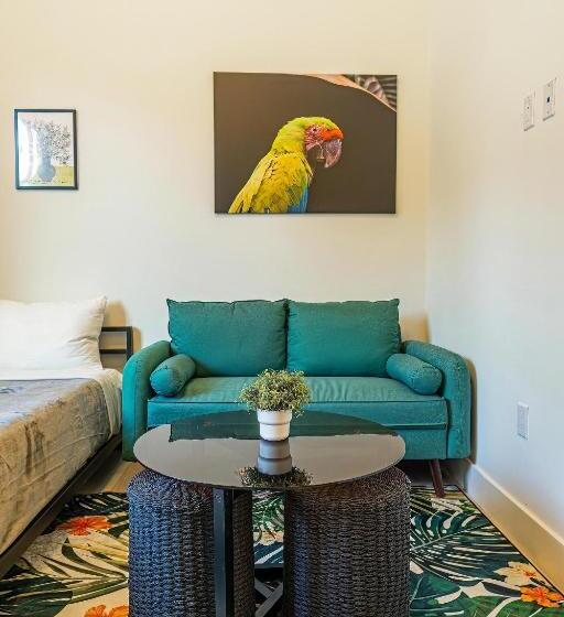 デラックススタジオ, Olive Apartments