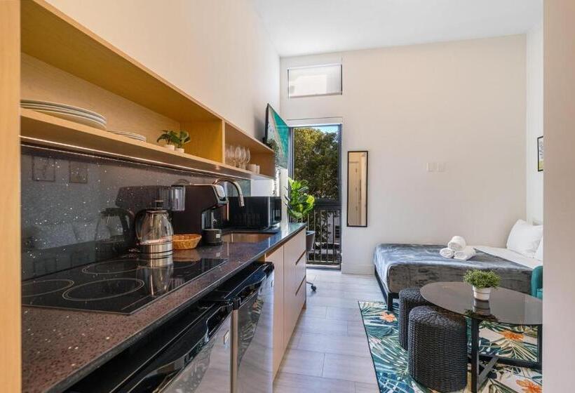 Escritório Estándar, Olive Apartments