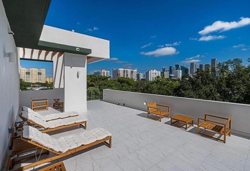 Кровать в Общей Комнате, Olive Apartments