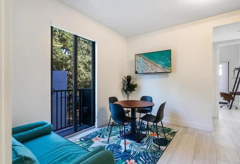 מיטה בחדר משותף, Olive Apartments