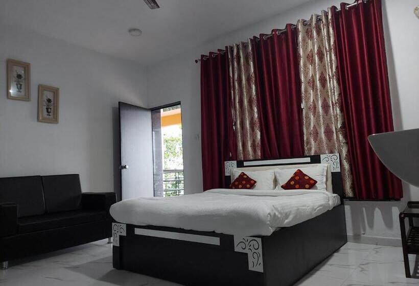 إستديو عائلى, The Four Winds House