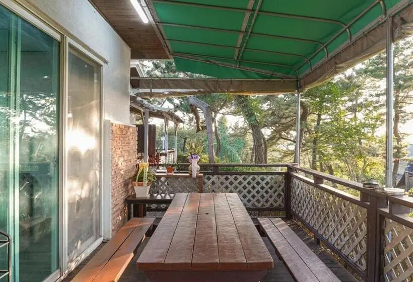 Perhehuone, Taean Haeyang Jungwon Pension