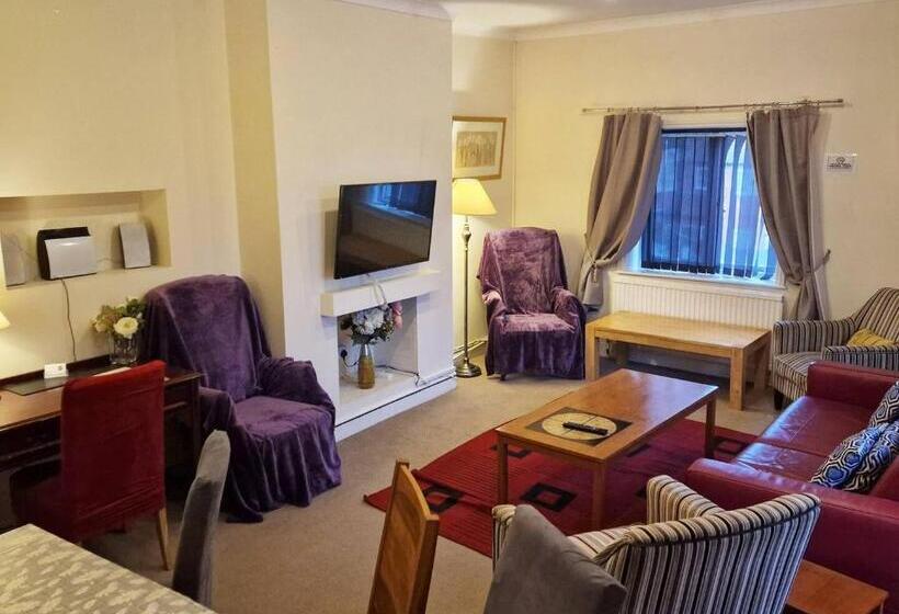 침실 1개 주택, Tradesmencontact Workers Inn